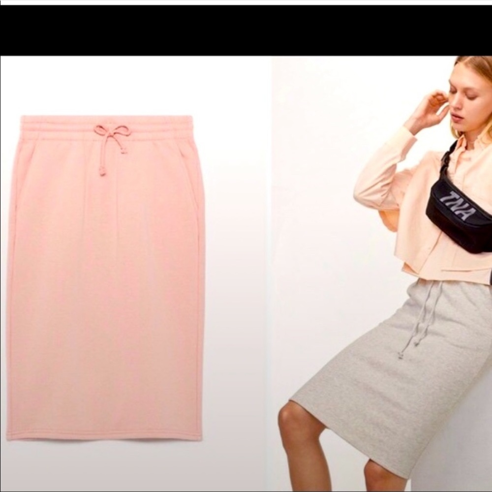 Aritzia TNA Cariboo Sweat Skirt Crystal Pink